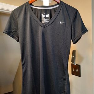 Women's size Small Dri-fit stay cool black regular fit v-neck work out shirt